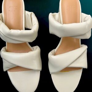 JustFab Puffy heels, size 10, 3-4 inch heel